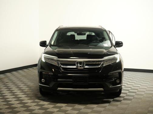 2022 Honda Pilot Touring 8-Passenger