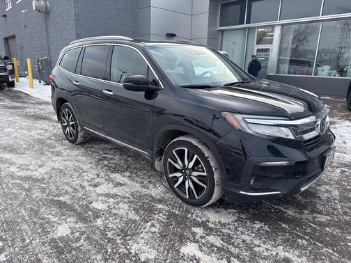 2022 Honda Pilot Touring 8-Passenger