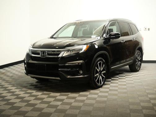 2022 Honda Pilot Touring 8-Passenger