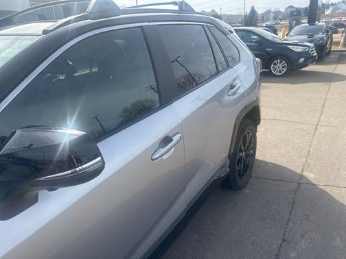 2025 Toyota RAV4 Hybrid SE