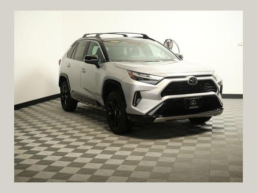 2025 Toyota RAV4 Hybrid SE