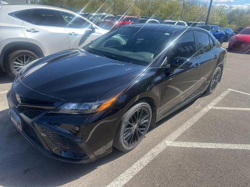Midnight Black Metallic 2021 Toyota Camry SE
