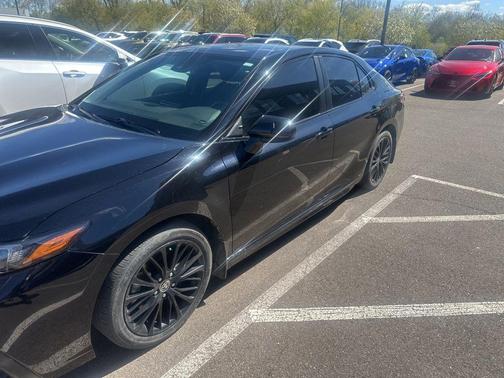 Midnight Black Metallic 2021 Toyota Camry SE