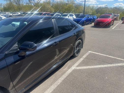 Midnight Black Metallic 2021 Toyota Camry SE