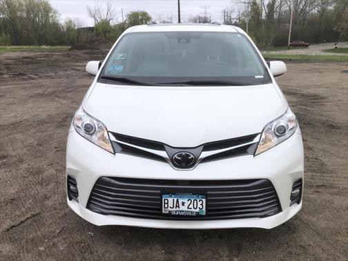 2018 Toyota Sienna XLE Premium