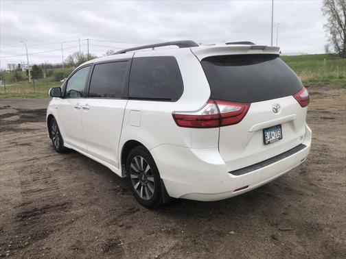 2018 Toyota Sienna XLE Premium