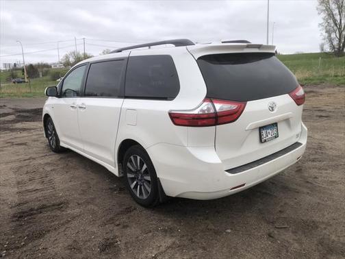 2018 Toyota Sienna XLE Premium