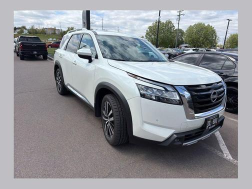 Pearl White Tricoat 2024 Nissan Pathfinder Platinum