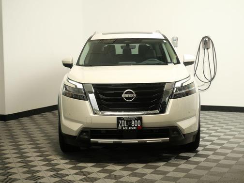 Pearl White Tricoat 2024 Nissan Pathfinder Platinum