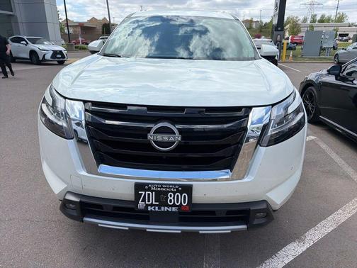 Pearl White Tricoat 2024 Nissan Pathfinder Platinum