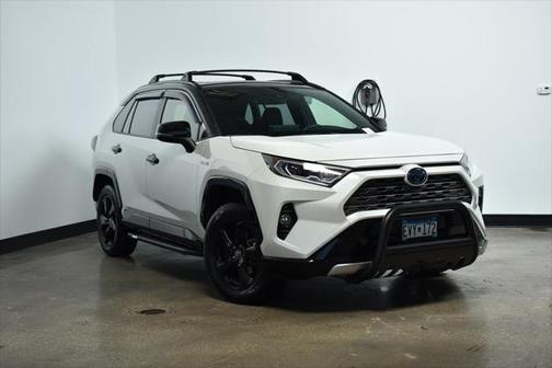 2020 Toyota RAV4 Hybrid SE