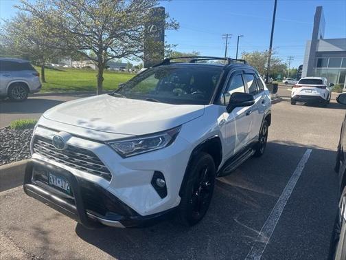2020 Toyota RAV4 Hybrid SE