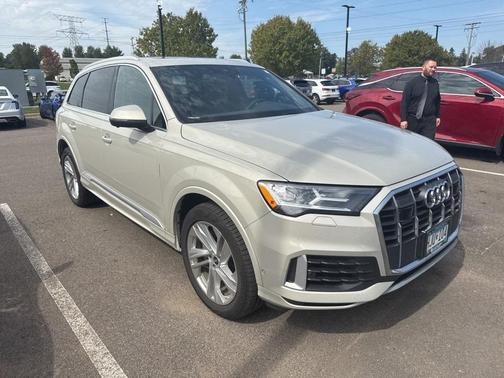 2022 Audi Q7 55 Premium Plus
