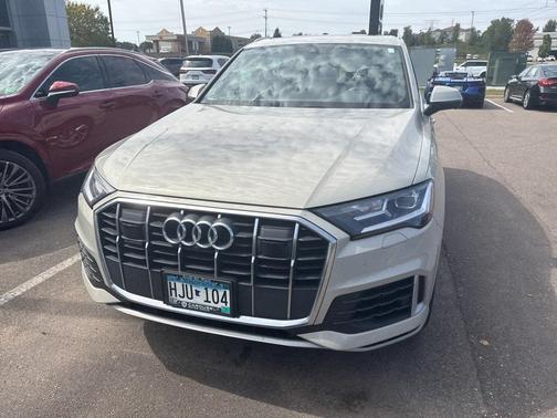 2022 Audi Q7 55 Premium Plus