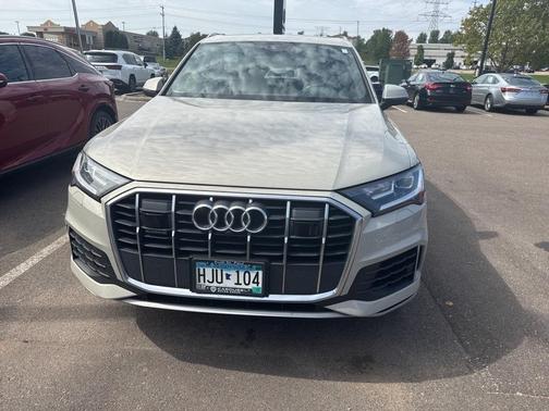 2022 Audi Q7 55 Premium Plus