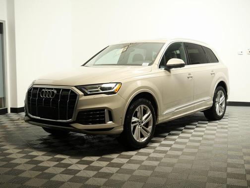 2022 Audi Q7 55 Premium Plus