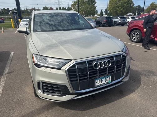 2022 Audi Q7 55 Premium Plus