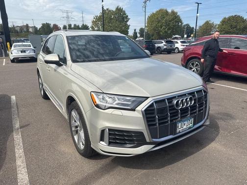 2022 Audi Q7 55 Premium Plus