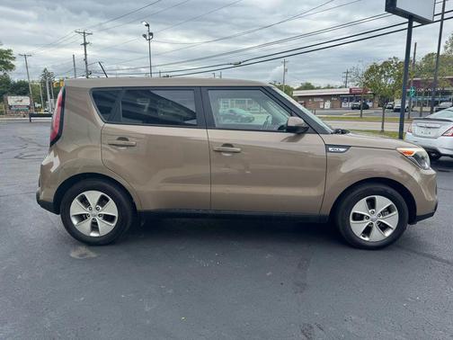 2016 Kia Soul Base