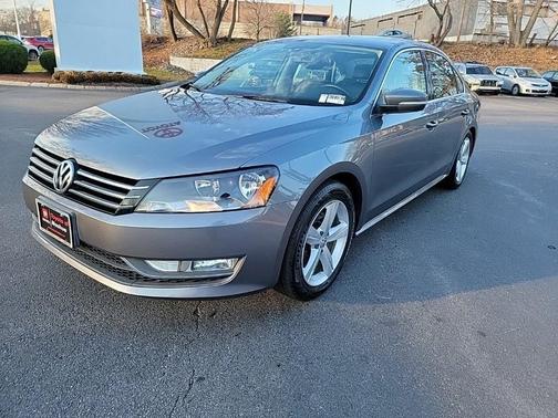 Photo 3 of 19 of 2015 Volkswagen Passat 1.8T Limited Edition