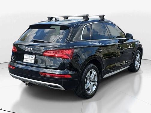 Brilliant Black 2019 Audi Q5 2.0T QUATTRO PREMIUM