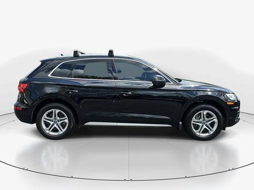 Brilliant Black 2019 Audi Q5 2.0T QUATTRO PREMIUM