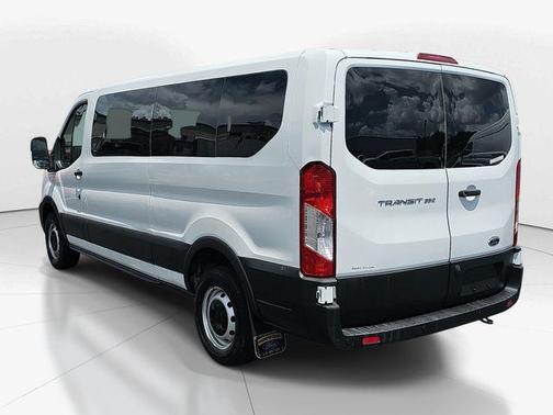 Oxford White 2022 Ford Transit-350 XL