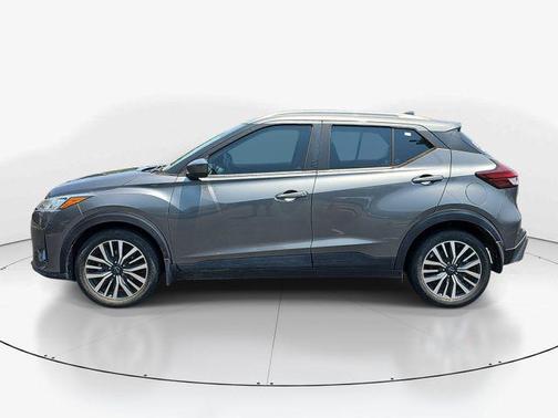 Gun Metallic 2022 Nissan Kicks SV