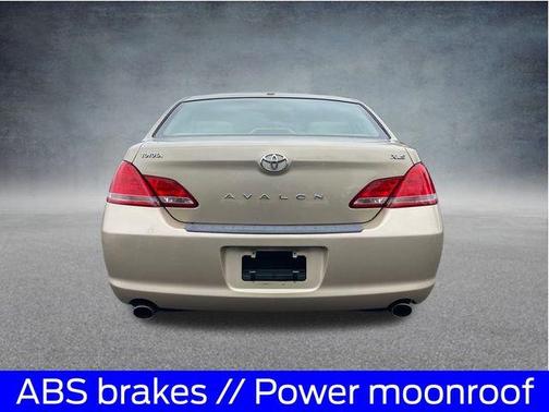 2010 Toyota Avalon XLS