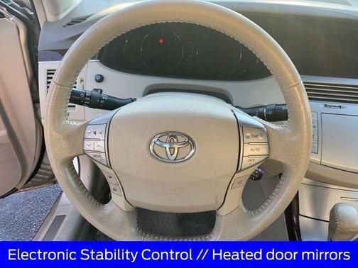 2010 Toyota Avalon XLS