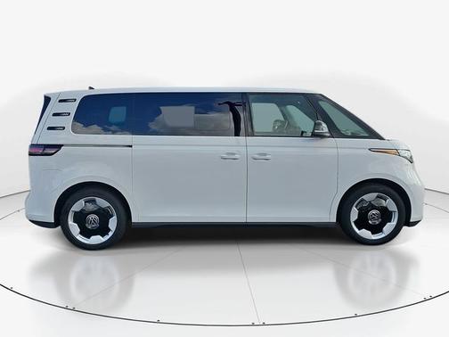 Candy White 2025 Volkswagen ID. Buzz PRO S