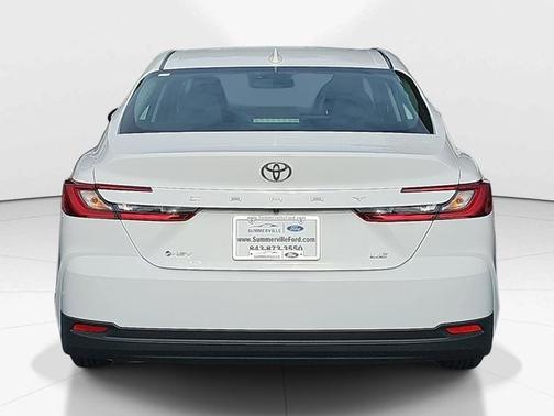 Ice 2025 Toyota Camry LE