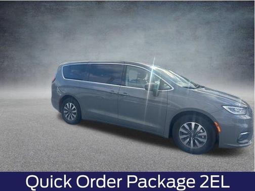 2022 Chrysler Pacifica Hybrid Touring L