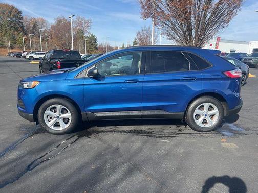 2022 Ford Edge SE