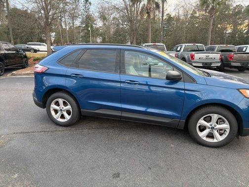 2022 Ford Edge SE