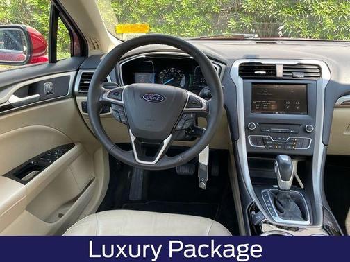 2016 Ford Fusion Hybrid SE
