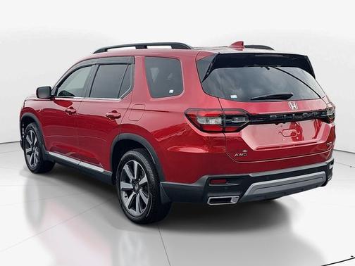 Radiant Red Metallic II 2025 Honda Pilot TOURING