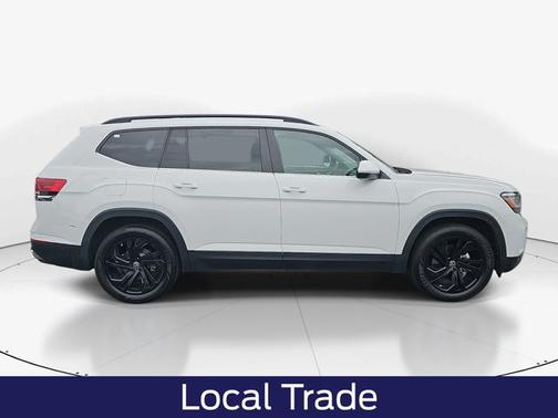 Pure White 2022 Volkswagen Atlas 2.0T SE W/ TECHNOLOGY
