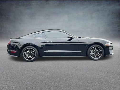 2022 Ford Mustang EcoBoost
