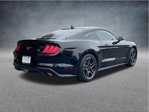 2022 Ford Mustang EcoBoost