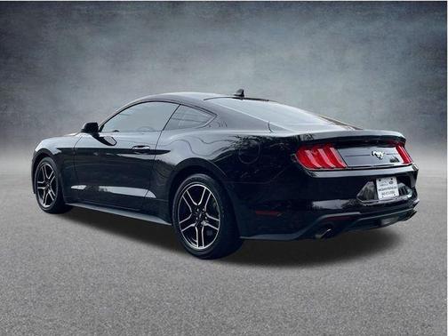 2022 Ford Mustang EcoBoost