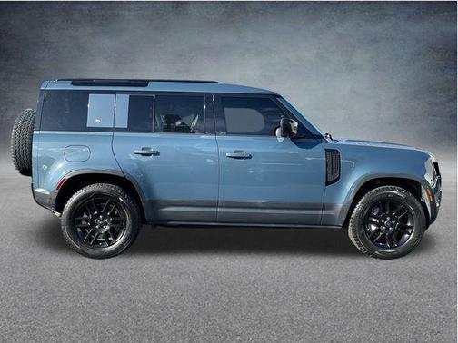 2020 Land Rover Defender 110 SE