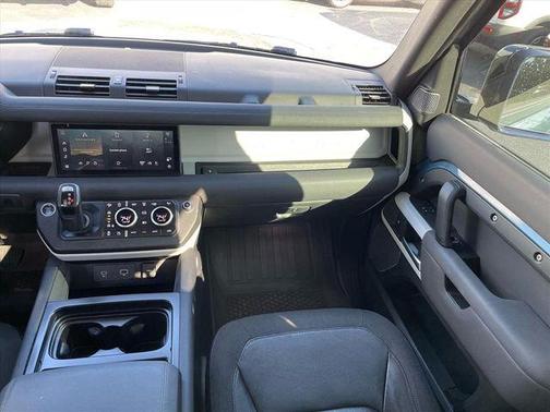 2020 Land Rover Defender 110 SE