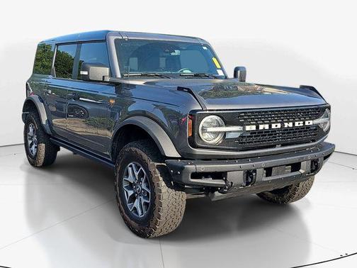 Carbonized Gray Metallic 2025 Ford Bronco Badlands