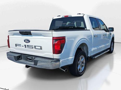 Oxford White 2025 Ford F-150 XLT