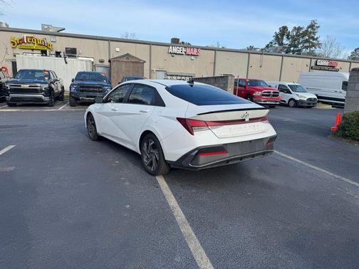 2025 Hyundai ELANTRA SEL Sport