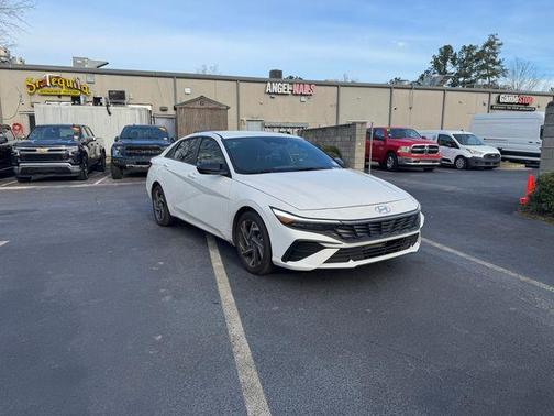 2025 Hyundai ELANTRA SEL Sport