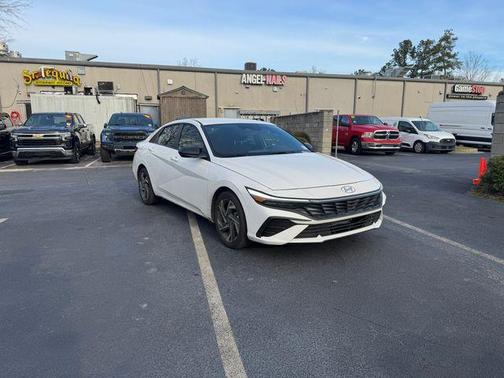 2025 Hyundai ELANTRA SEL Sport