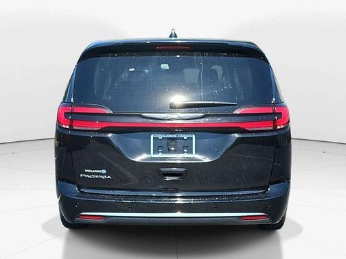 Diamond Black 2024 Chrysler Pacifica TOURING L