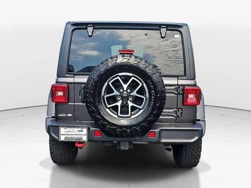 Granite Crystal Metallic Clearcoat 2025 Jeep Wrangler Rubicon